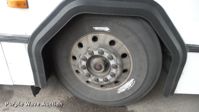 image for item L2402 2002 Gillig C20B096N4 transit bus