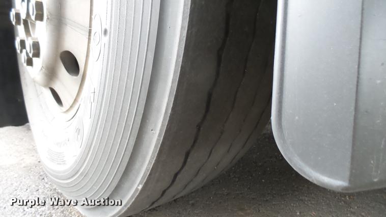 image for item L2402 2002 Gillig C20B096N4 transit bus