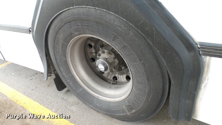 image for item L2402 2002 Gillig C20B096N4 transit bus