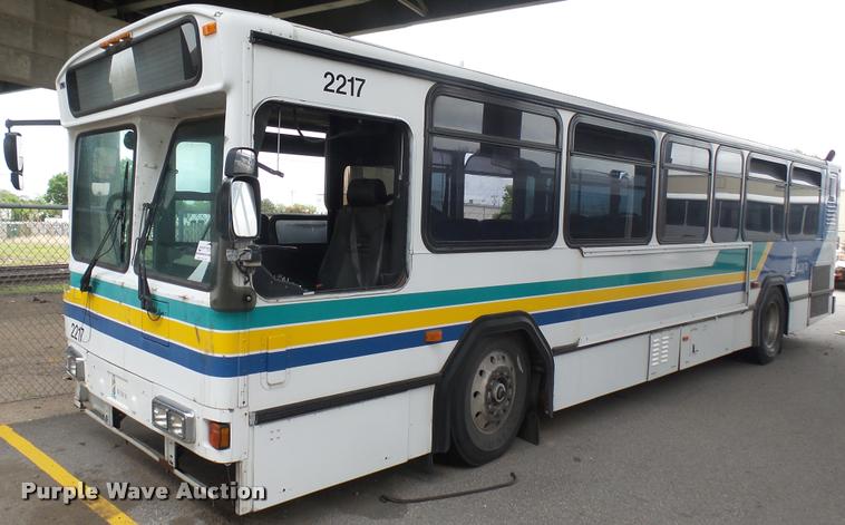 image for item L2403 2002 Gillig C20B096N4 transit bus