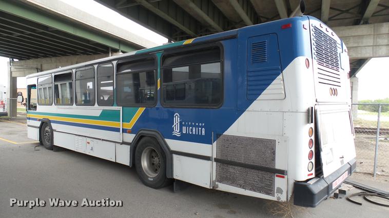 image for item L2403 2002 Gillig C20B096N4 transit bus