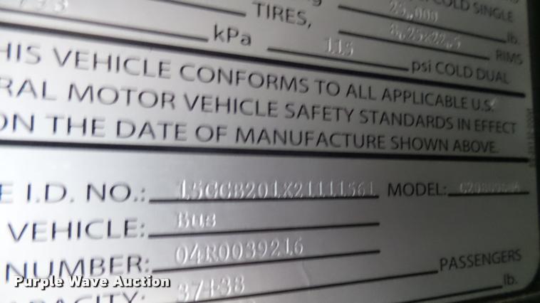 image for item L2403 2002 Gillig C20B096N4 transit bus