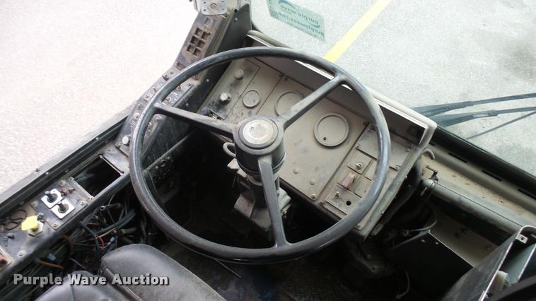 image for item L2403 2002 Gillig C20B096N4 transit bus