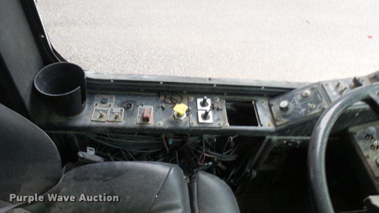 image for item L2403 2002 Gillig C20B096N4 transit bus