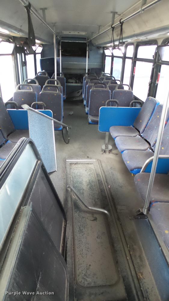 image for item L2403 2002 Gillig C20B096N4 transit bus