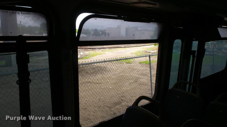 image for item L2403 2002 Gillig C20B096N4 transit bus