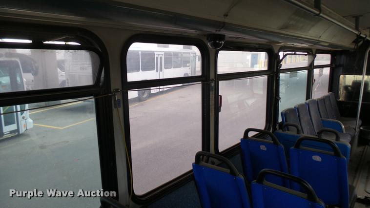 image for item L2403 2002 Gillig C20B096N4 transit bus