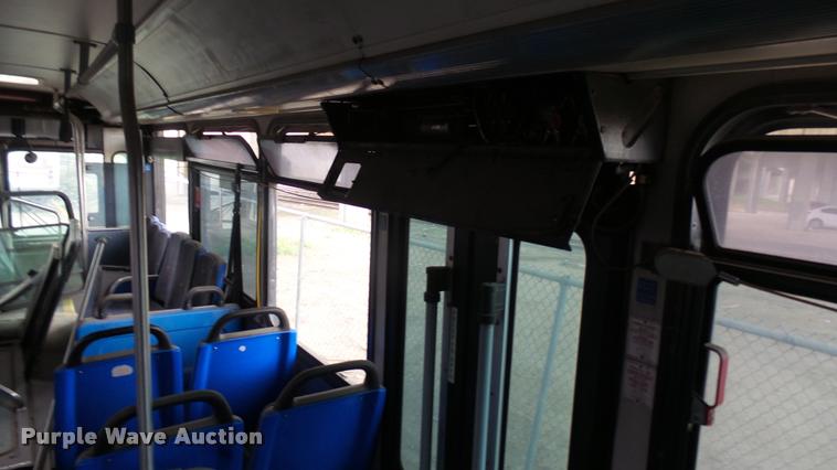 image for item L2403 2002 Gillig C20B096N4 transit bus