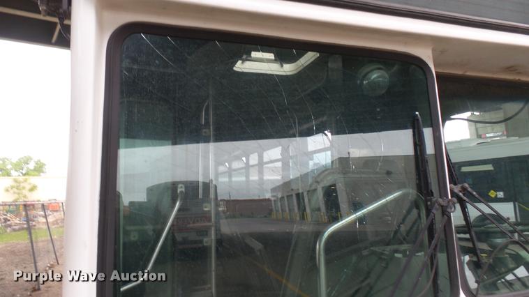 image for item L2403 2002 Gillig C20B096N4 transit bus