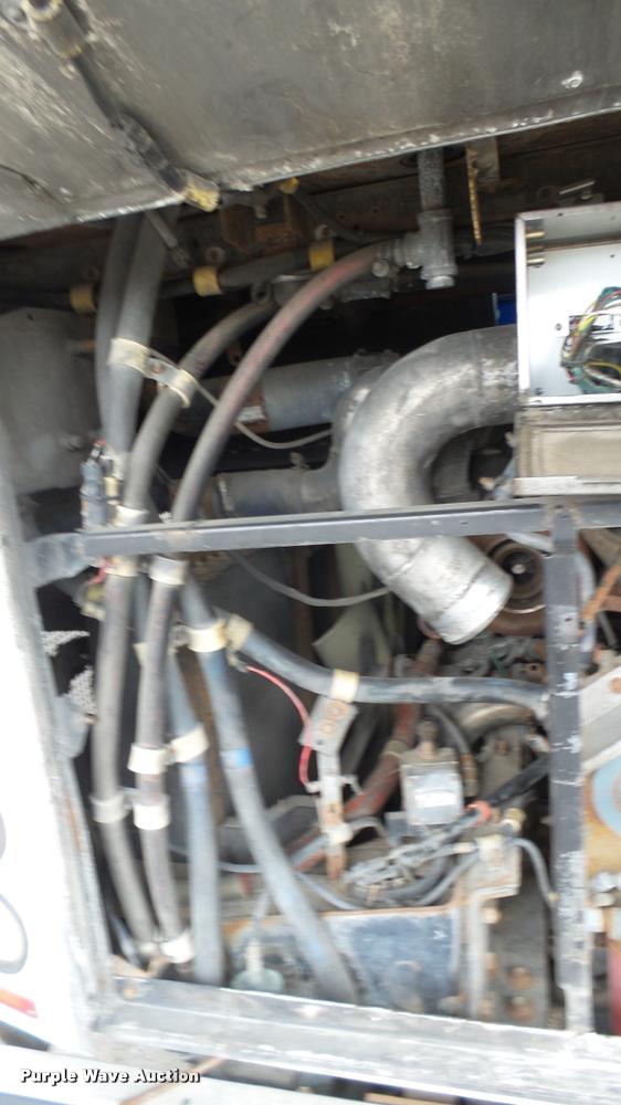 image for item L2403 2002 Gillig C20B096N4 transit bus