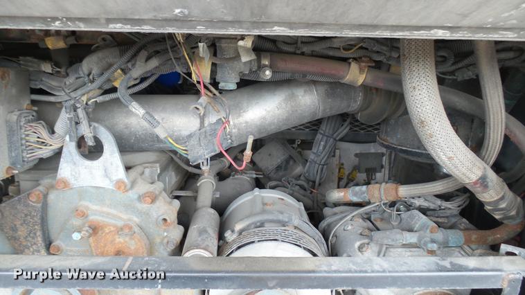 image for item L2403 2002 Gillig C20B096N4 transit bus