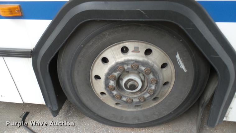 image for item L2403 2002 Gillig C20B096N4 transit bus