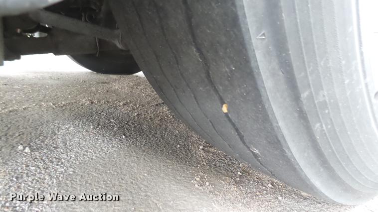 image for item L2403 2002 Gillig C20B096N4 transit bus