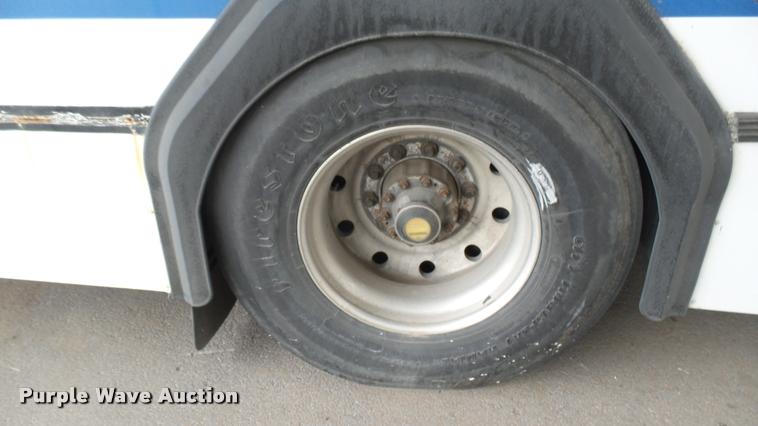 image for item L2403 2002 Gillig C20B096N4 transit bus