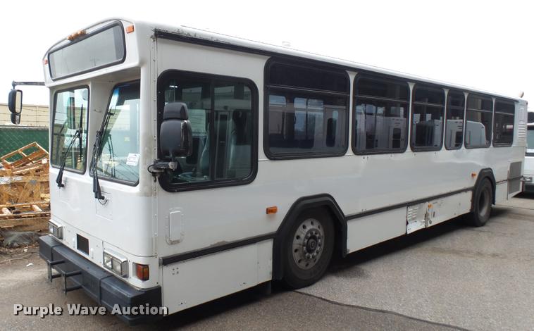 image for item L2404 2002 Gillig C20B096N4 transit bus