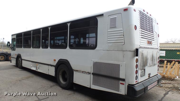 image for item L2404 2002 Gillig C20B096N4 transit bus