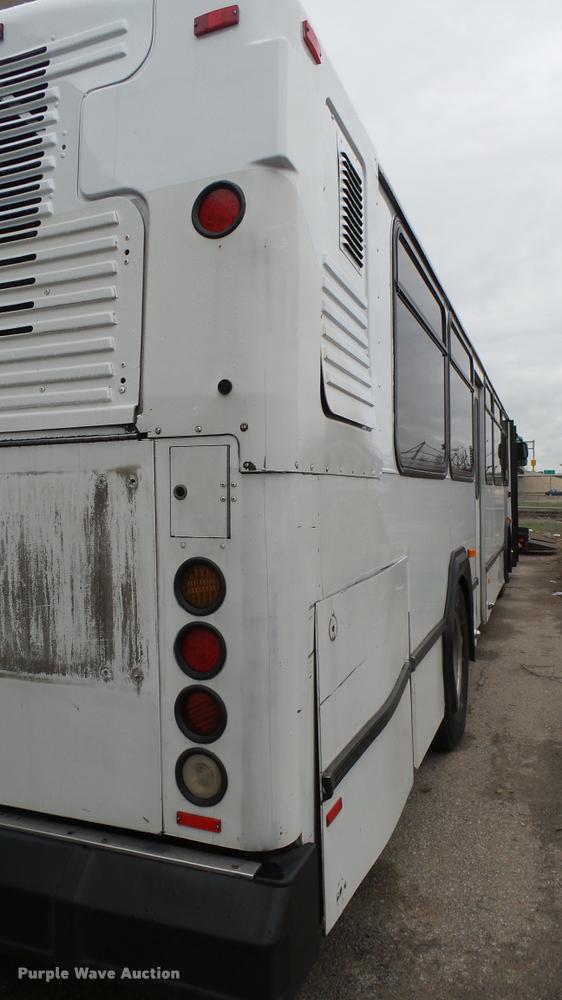 image for item L2404 2002 Gillig C20B096N4 transit bus