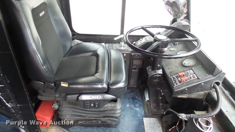 image for item L2404 2002 Gillig C20B096N4 transit bus