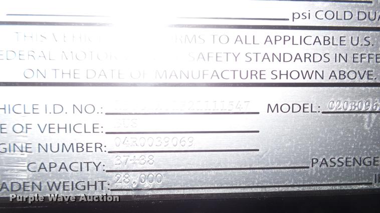 image for item L2404 2002 Gillig C20B096N4 transit bus