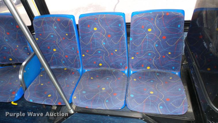 image for item L2404 2002 Gillig C20B096N4 transit bus