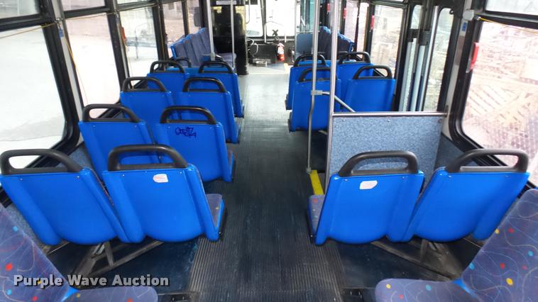 image for item L2404 2002 Gillig C20B096N4 transit bus