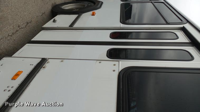 image for item L2404 2002 Gillig C20B096N4 transit bus