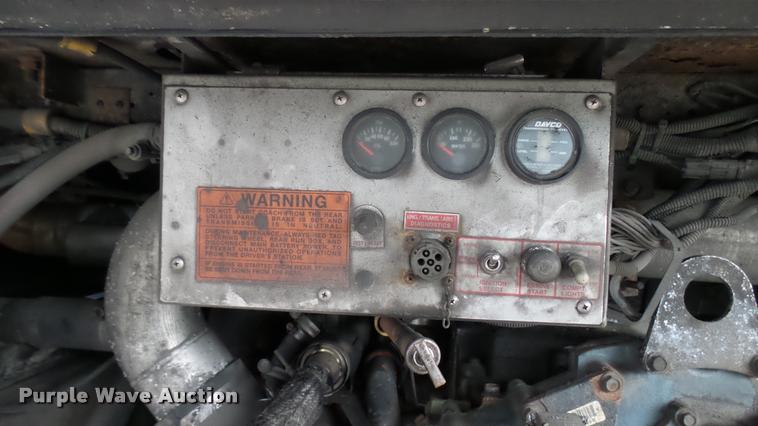 image for item L2404 2002 Gillig C20B096N4 transit bus