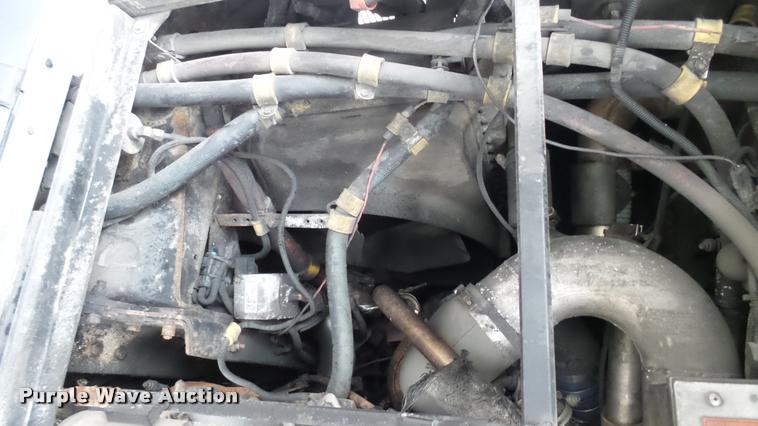 image for item L2404 2002 Gillig C20B096N4 transit bus