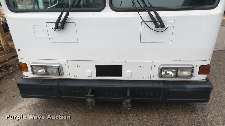 image for item L2404 2002 Gillig C20B096N4 transit bus