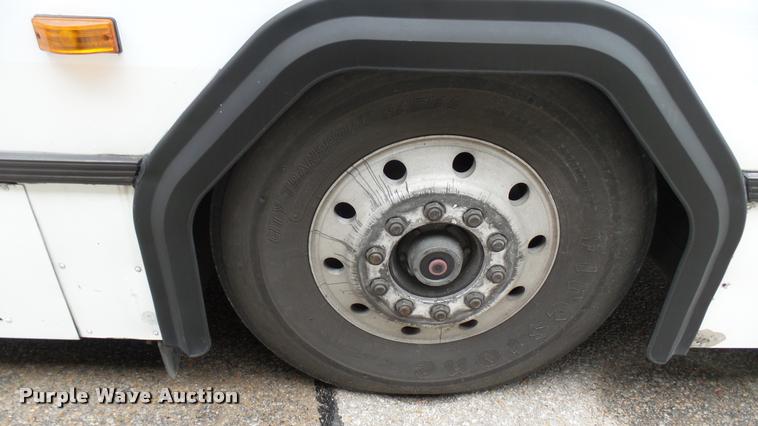 image for item L2404 2002 Gillig C20B096N4 transit bus