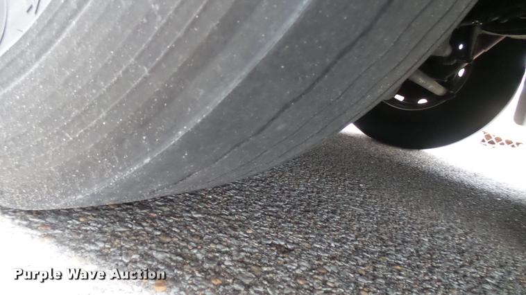 image for item L2404 2002 Gillig C20B096N4 transit bus