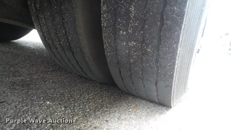 image for item L2404 2002 Gillig C20B096N4 transit bus