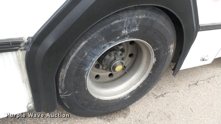 image for item L2404 2002 Gillig C20B096N4 transit bus