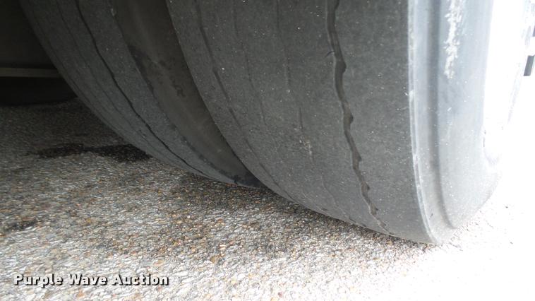 image for item L2404 2002 Gillig C20B096N4 transit bus