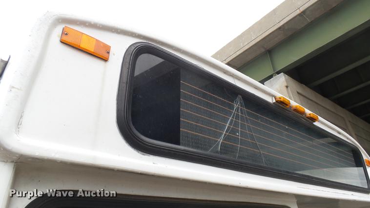 image for item L2404 2002 Gillig C20B096N4 transit bus