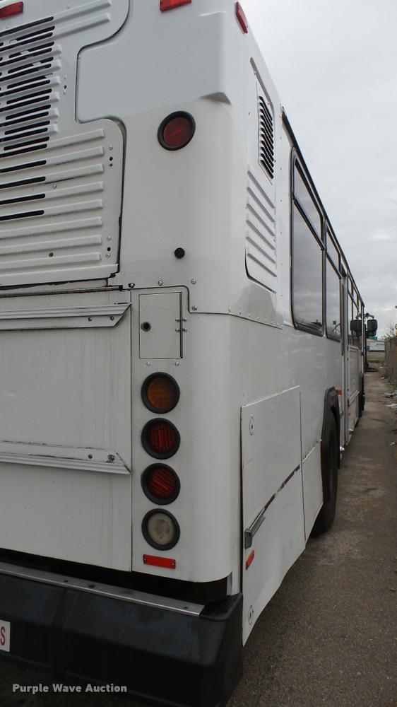 image for item L2405 2002 Gillig C20B096N4 transit bus
