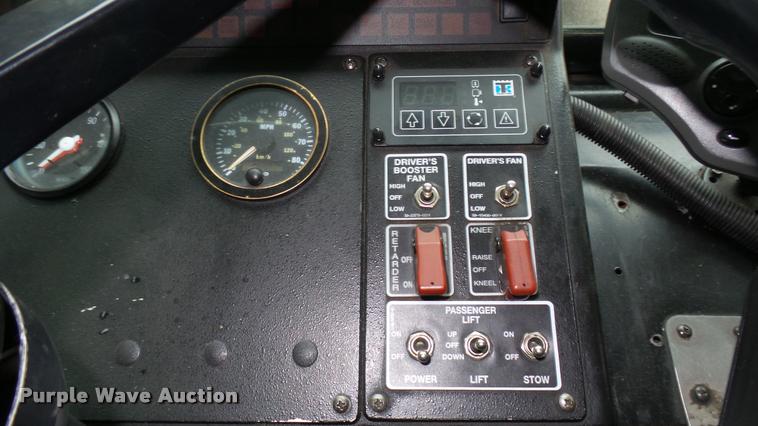 image for item L2405 2002 Gillig C20B096N4 transit bus