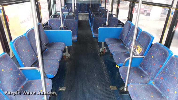 image for item L2405 2002 Gillig C20B096N4 transit bus