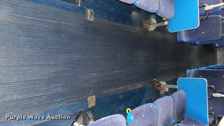 image for item L2405 2002 Gillig C20B096N4 transit bus