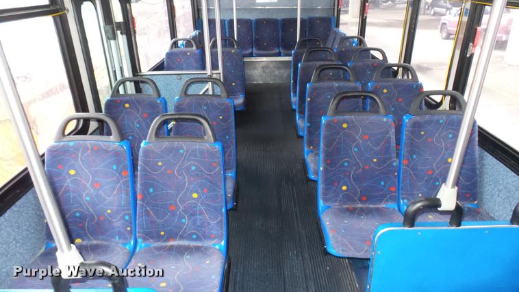 image for item L2405 2002 Gillig C20B096N4 transit bus