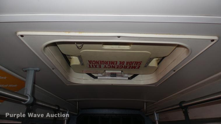 image for item L2405 2002 Gillig C20B096N4 transit bus