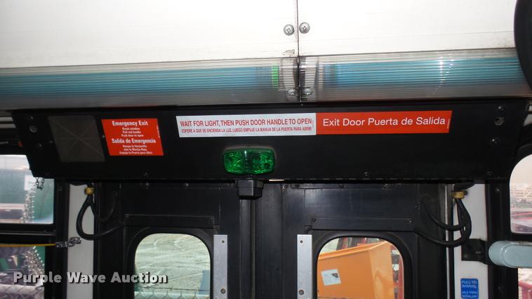 image for item L2405 2002 Gillig C20B096N4 transit bus