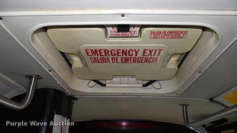 image for item L2405 2002 Gillig C20B096N4 transit bus