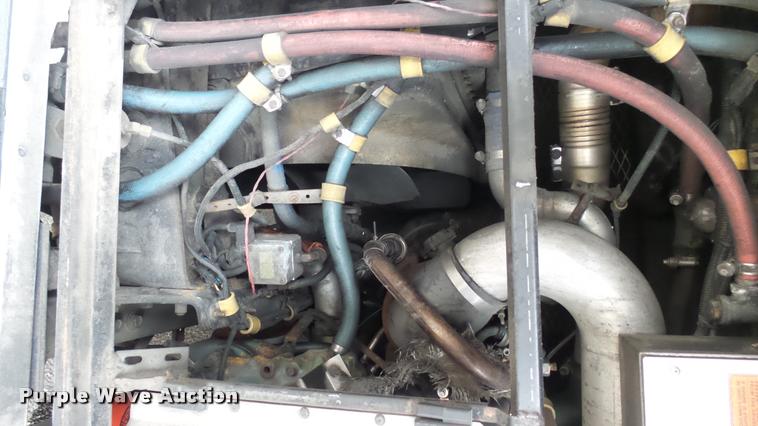 image for item L2405 2002 Gillig C20B096N4 transit bus