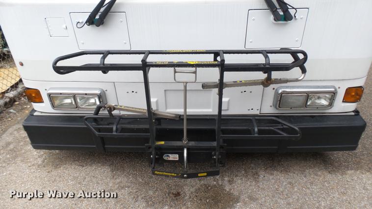 image for item L2405 2002 Gillig C20B096N4 transit bus