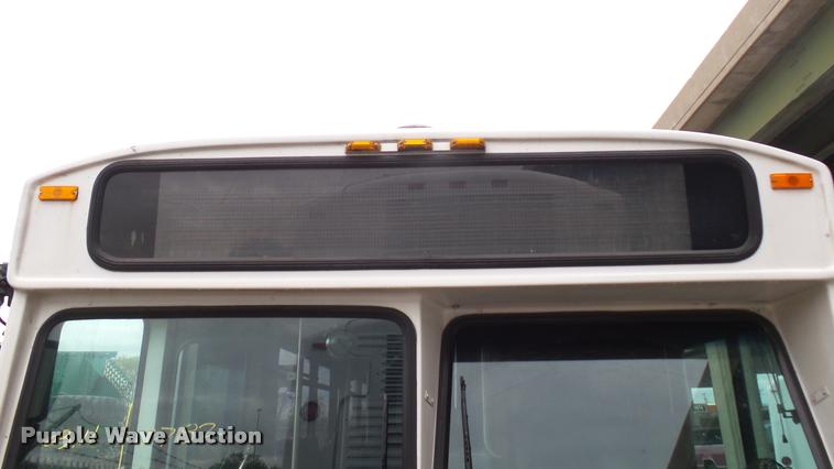 image for item L2405 2002 Gillig C20B096N4 transit bus