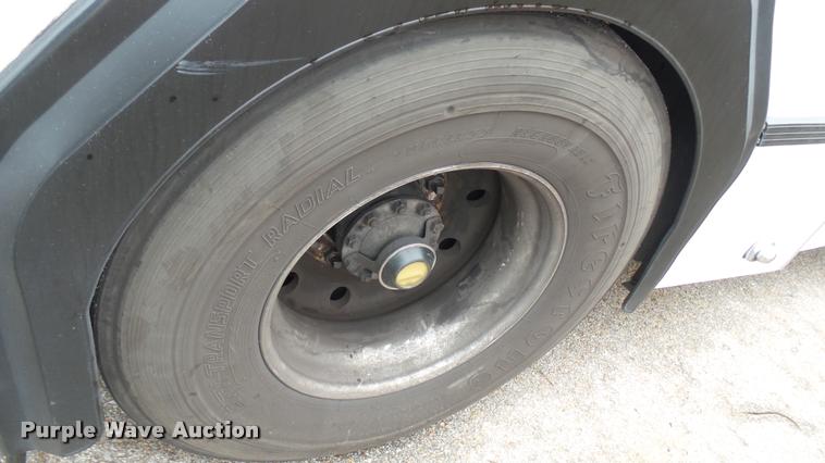 image for item L2405 2002 Gillig C20B096N4 transit bus