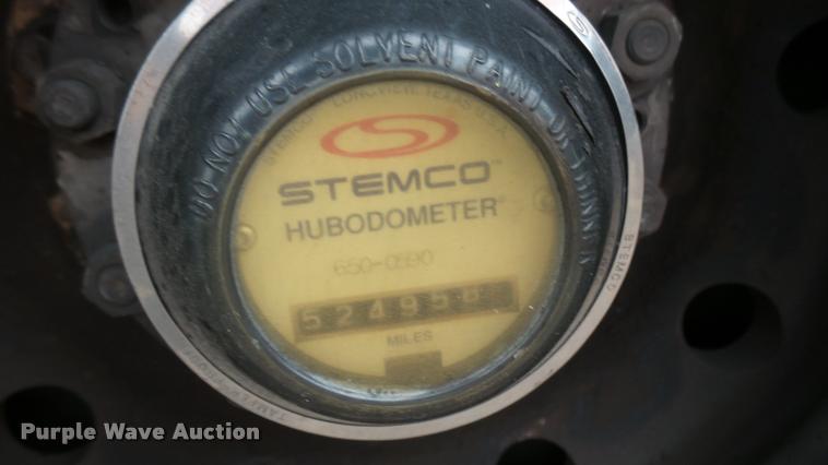 image for item L2405 2002 Gillig C20B096N4 transit bus