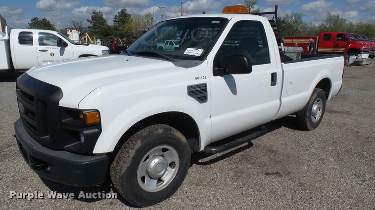 image for item L2407 2008 Ford F250 Super Duty XL pickup truck