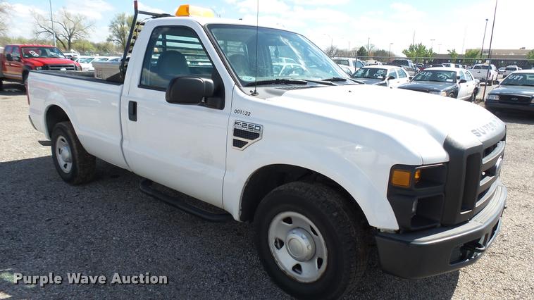 image for item L2407 2008 Ford F250 Super Duty XL pickup truck